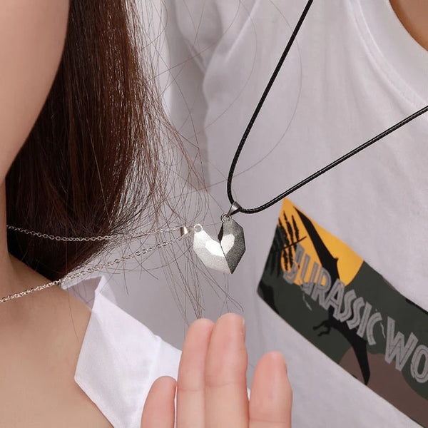 Luminous Necklace for friendship 3 magnet Necklace for women girl heart  pendant necklace pawnable stainless steel